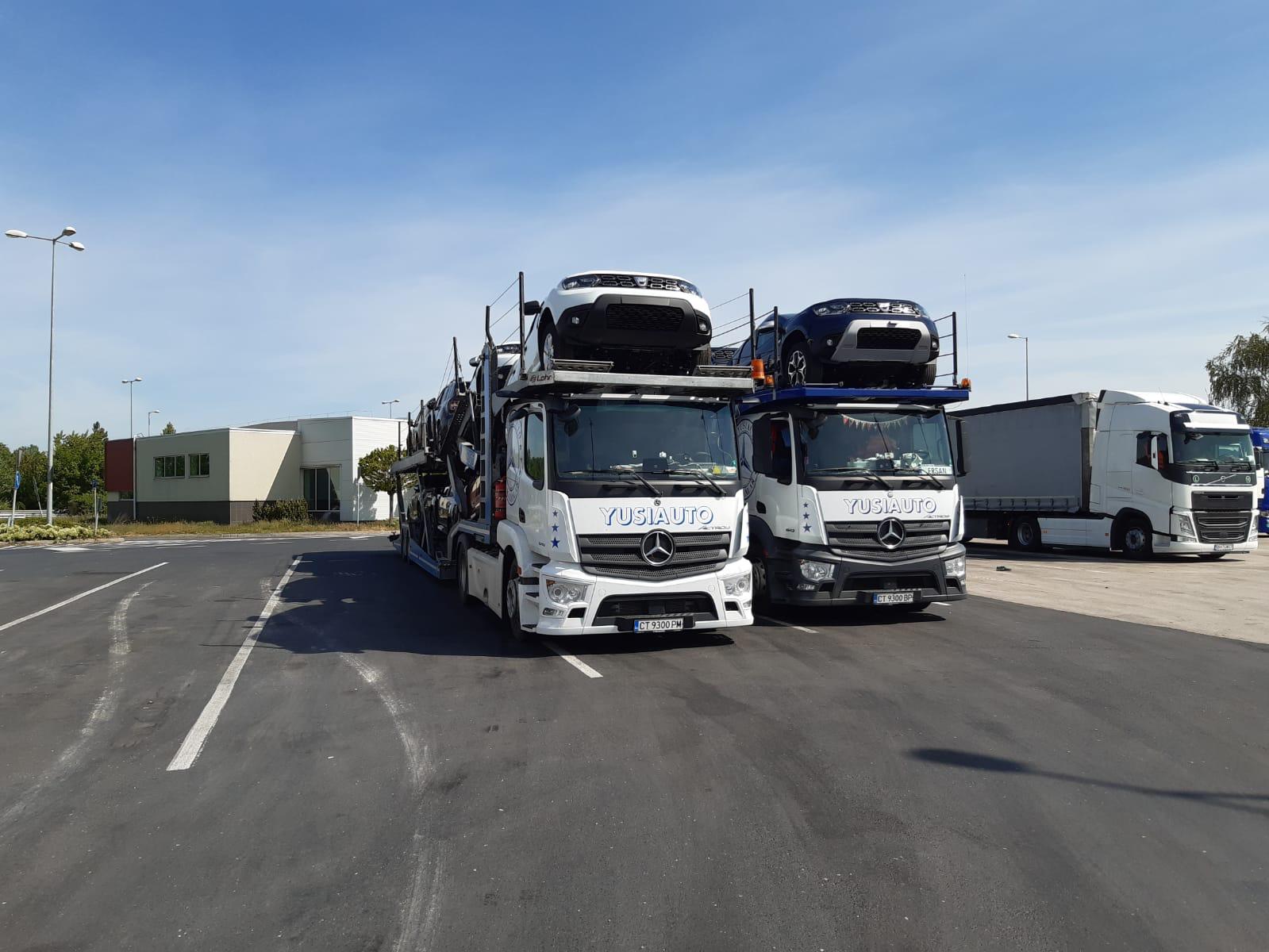 I nostri mezzi: bisarche Mercedes Antos certificate, sicure e affidabili